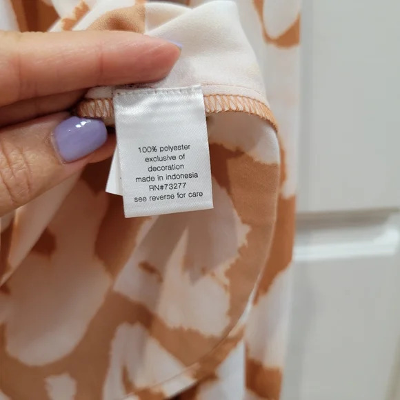 NWT Elizabeth and James Blouse - Picture 5 of 6